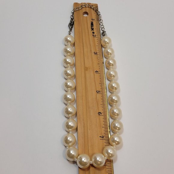 Faux Pearl Necklace Choker Single Strand Classic Elegance Marked R - Picture 4 of 7